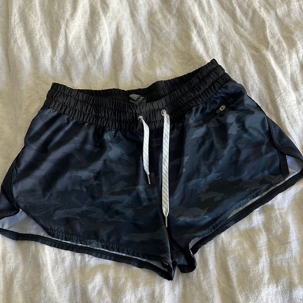 Vuori camo shorts